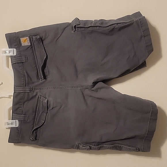 Men's Carhartt canvas cargo shorts - basically new - Picture 2 of 3